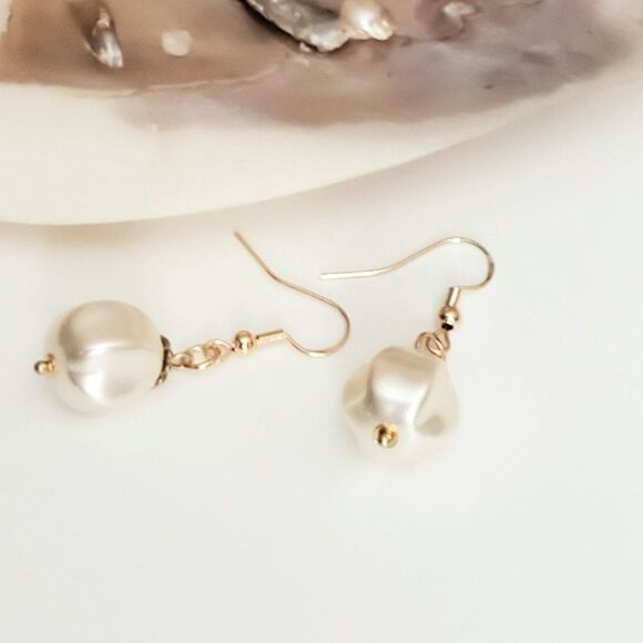 Twisted pearl earrings - Handmade (NEW) - Picture 4 of 4